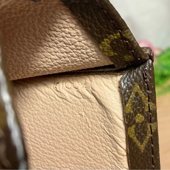 LUXURY LOUIS VUITTON SAC PLAT 
✅AUTHENTIC - Picture 6 of 13